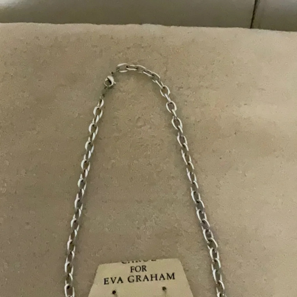 Eva Graham - Picture 4 of 5